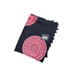 Om Namaste Sarong - 629 - Rode Bloem op Zwart