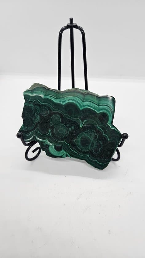 S4H Malachiet Schijf op Standaard – Edelsteen voor Hartenergie, Bescherming en Transformatie