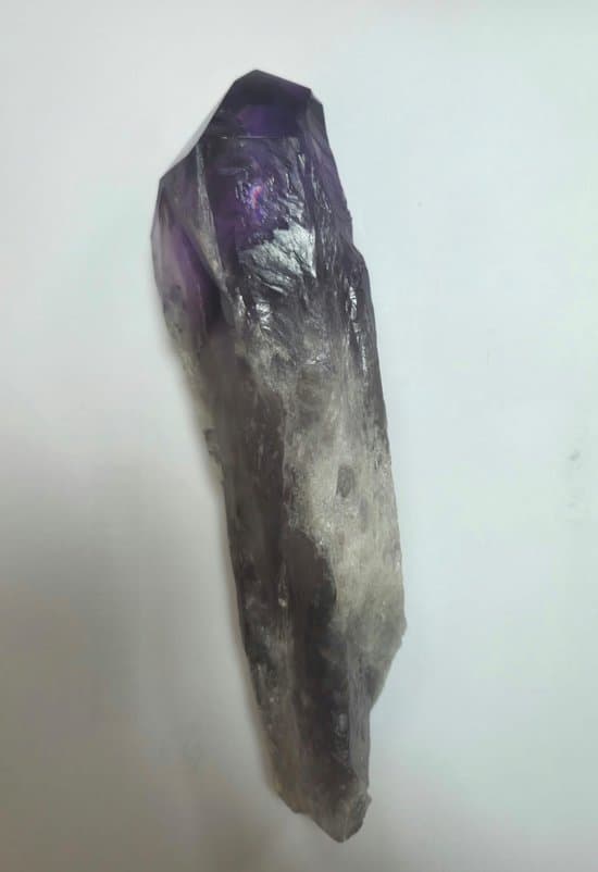 S4H Roze Amethist op Voet – Edelsteen voor Hartelijke Liefde en Zachte Spirituele Verbinding