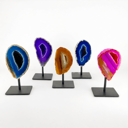 S4H® Gekleurde Agaat op Standaard (13 cm) – Braziliaanse Agaatschijf – Unieke Edelsteen Decoratie | ± 400g